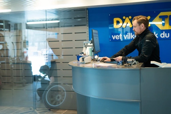DäckJanne är ett familjeföretag som ingår i Däckteam